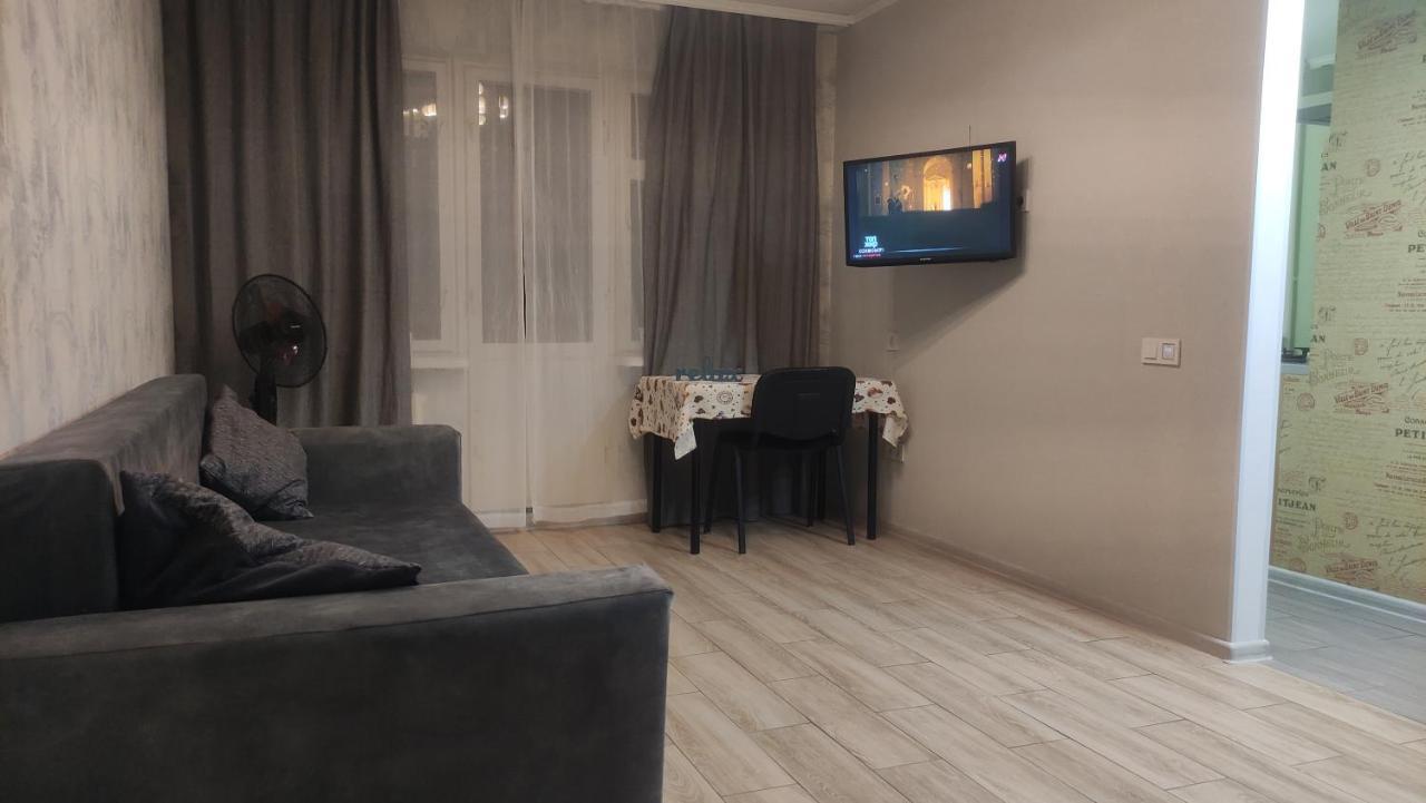 Apartment Near City Center On Peremohy Avenue 46 Chernihiv Exterior photo